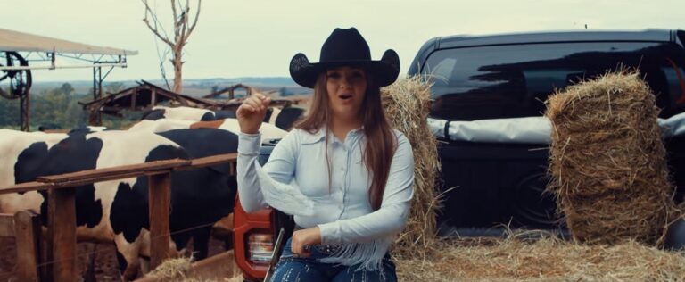 Fenômeno Mirim: Nathalia Serena lança clipe e conquista a internet